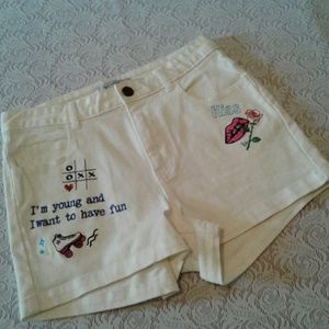 🌺 NWOT Retro Lyn Around Skater Embroider Stretch Shorts